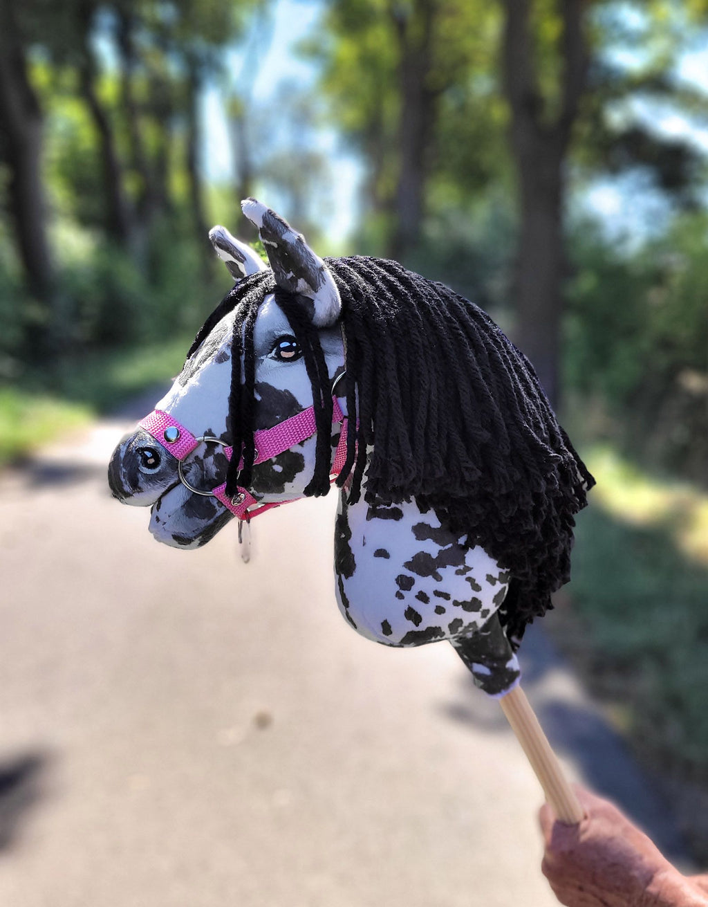 Horse on a stick Super Hobby Horse Premium - leopard with a black mane A4