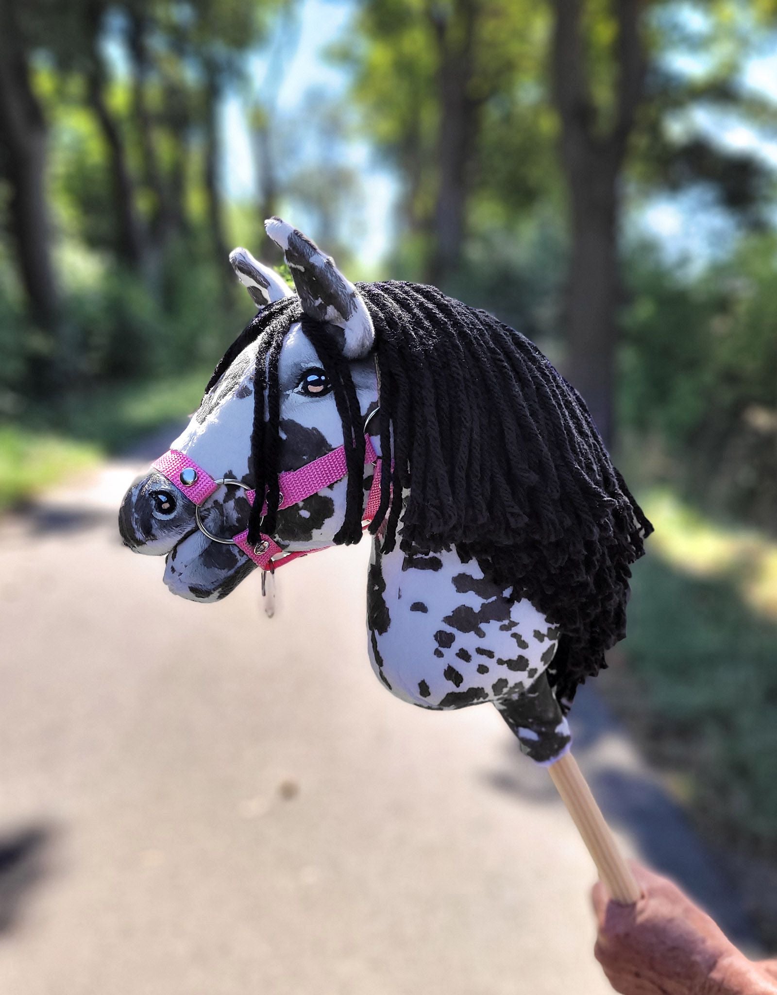 Horse on a stick Super Hobby Horse Premium - leopard with a black mane A4