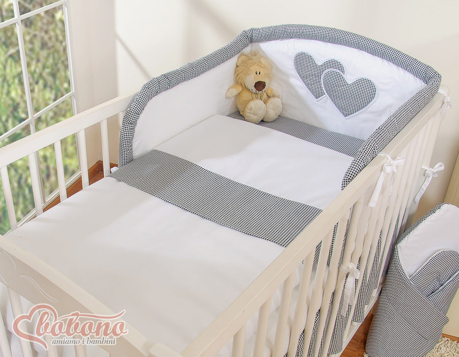 Bedding set 3-pcs 120x90 - Hanging Hearts black checkered