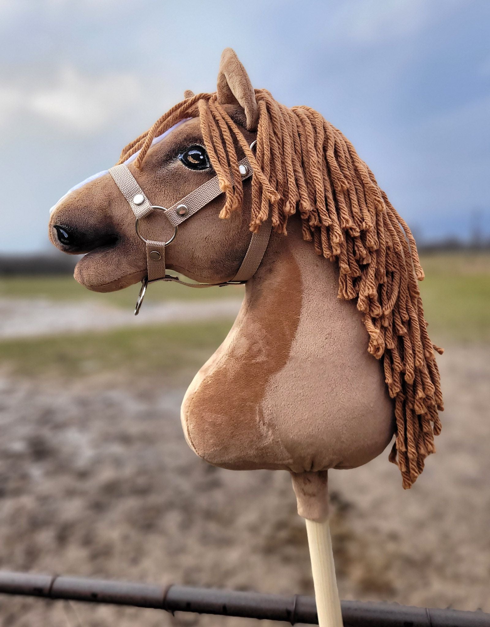 Horse on a stick Super Hobby Horse Premium - light chestnut horse A3
