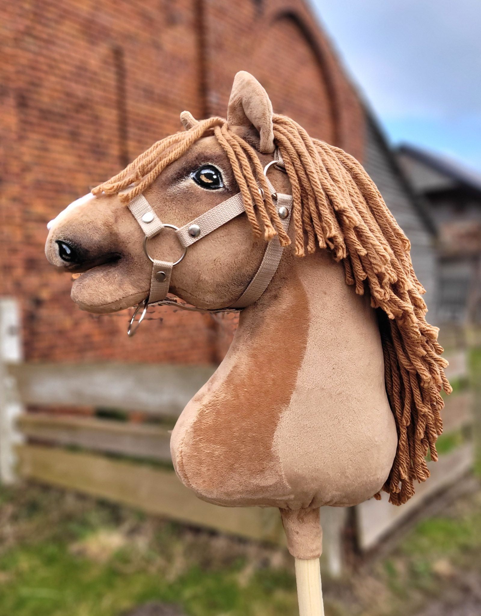 Horse on a stick Super Hobby Horse Premium - light chestnut horse A3