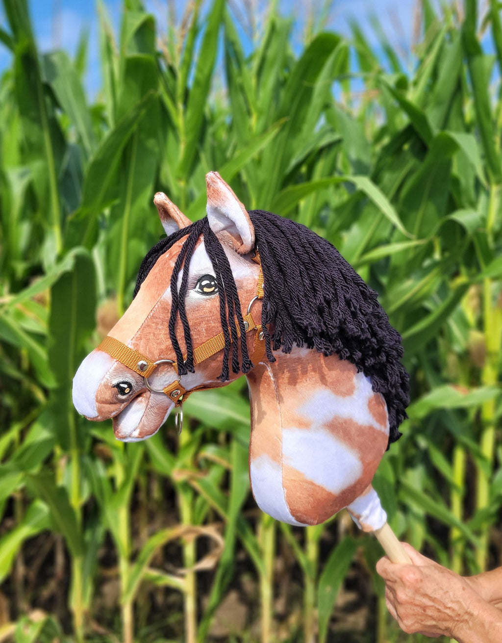 Horse on a stick Super Hobby Horse Premium - tobiano bay horse with a black mane A3