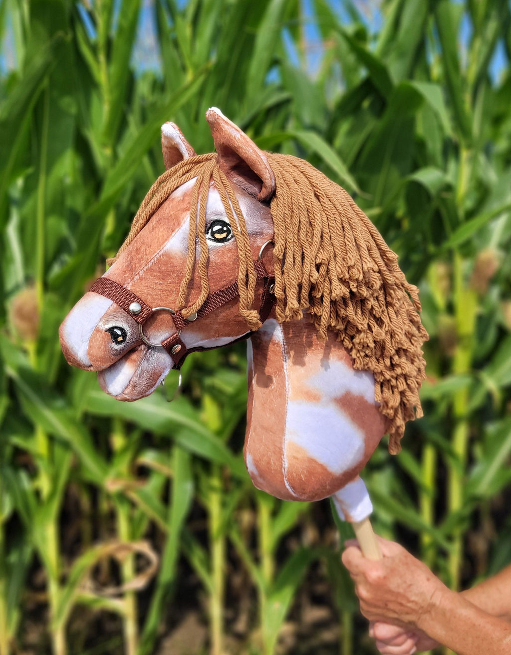 Horse on a stick Super Hobby Horse Premium - tobiano bay horse with a brown mane A3