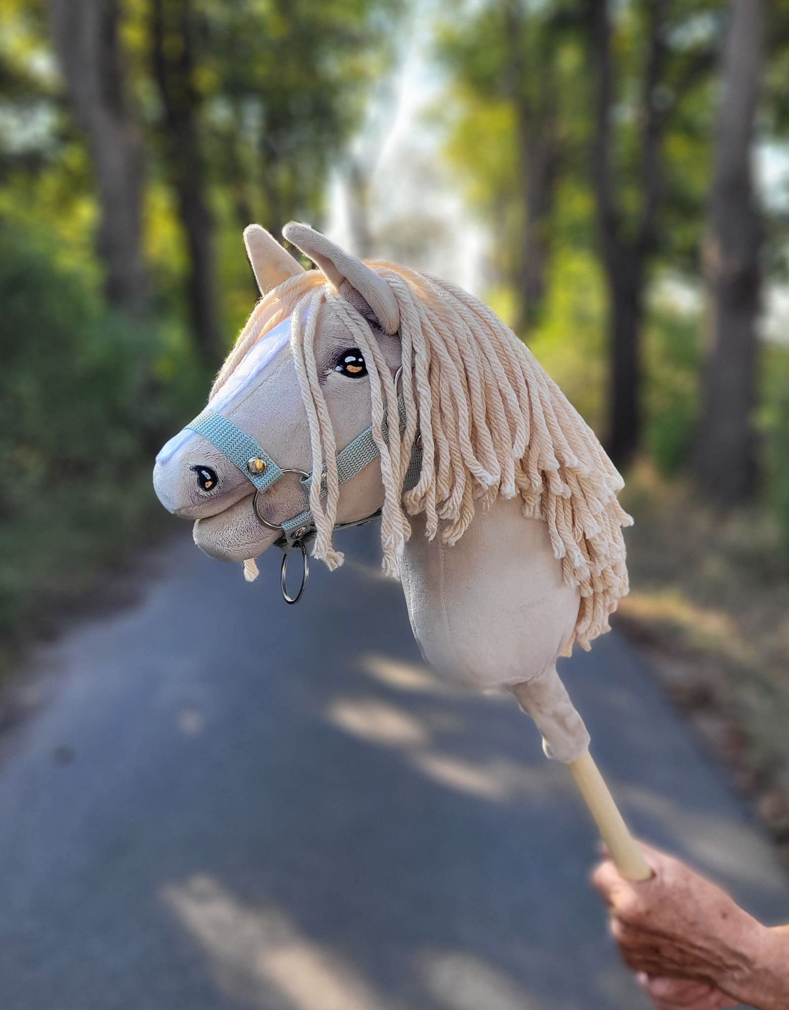 Horse on a stick Super Hobby Horse Premium - cremello horse A4