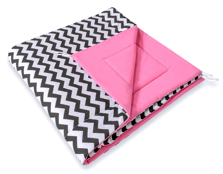 Teepee tent for kids + playmat + pillows + decorative feathers - Chevron black/ pink