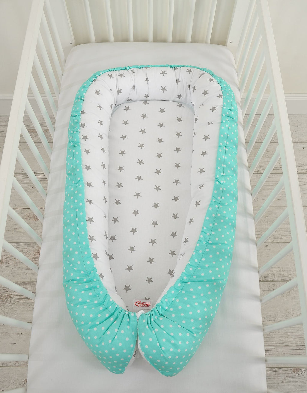 Baby nest double-sided Premium Cocoon for infants BOBONO- grey stars/ dots on mint