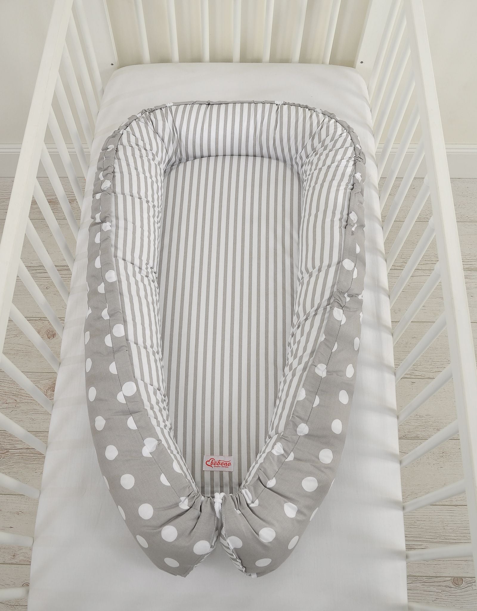 Baby nest double-sided Premium Cocoon for infants BOBONO- dots on grey/ grey strips