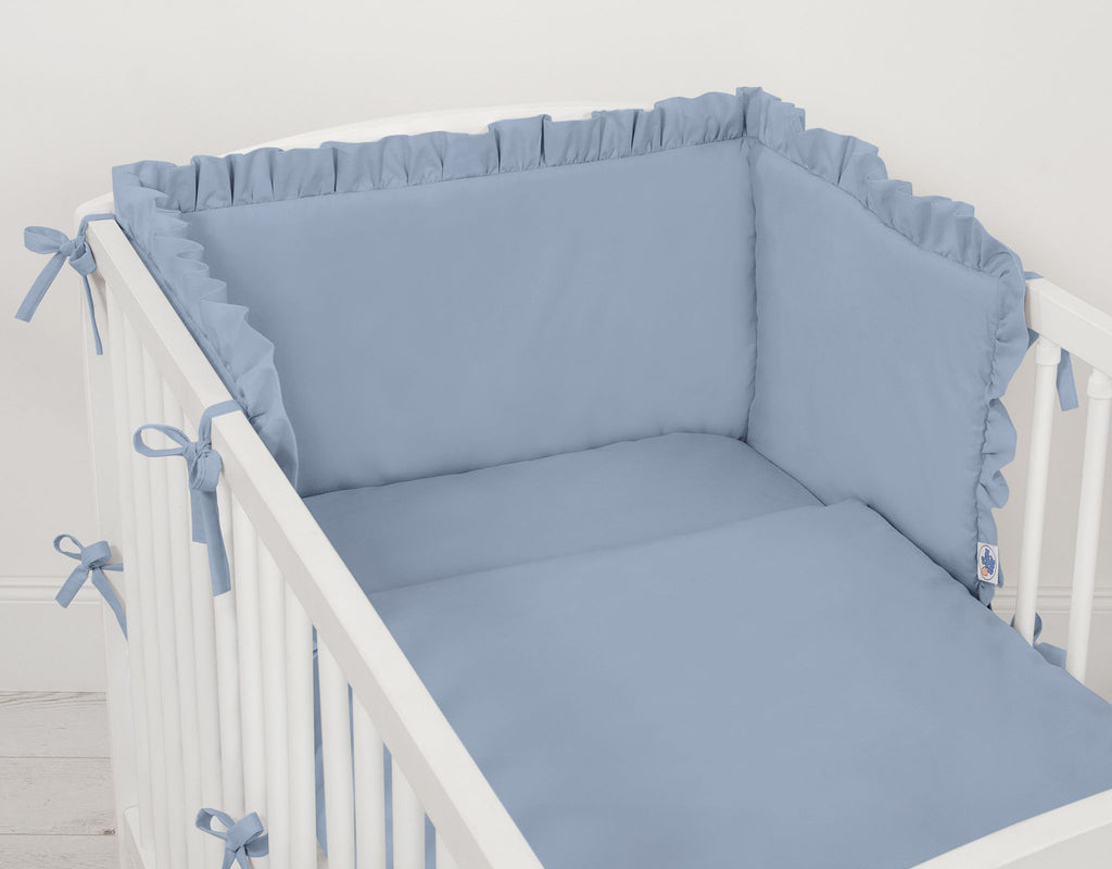 Universal baby bed bumper with frill - pastel blue