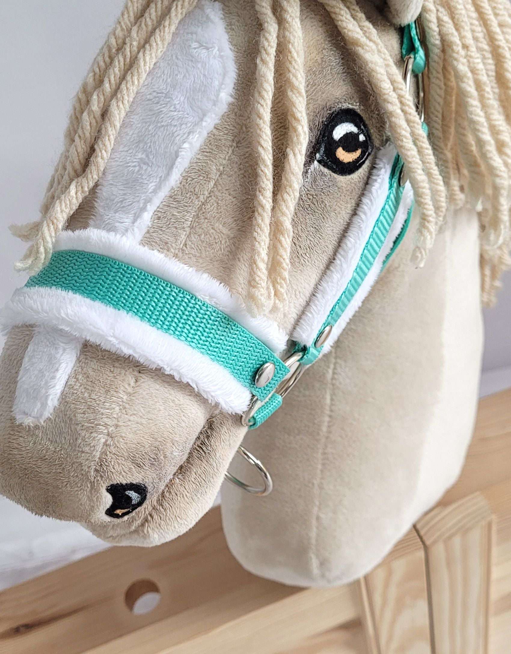 The adjustable halter for Hobby Horse A3 - mint with white furry