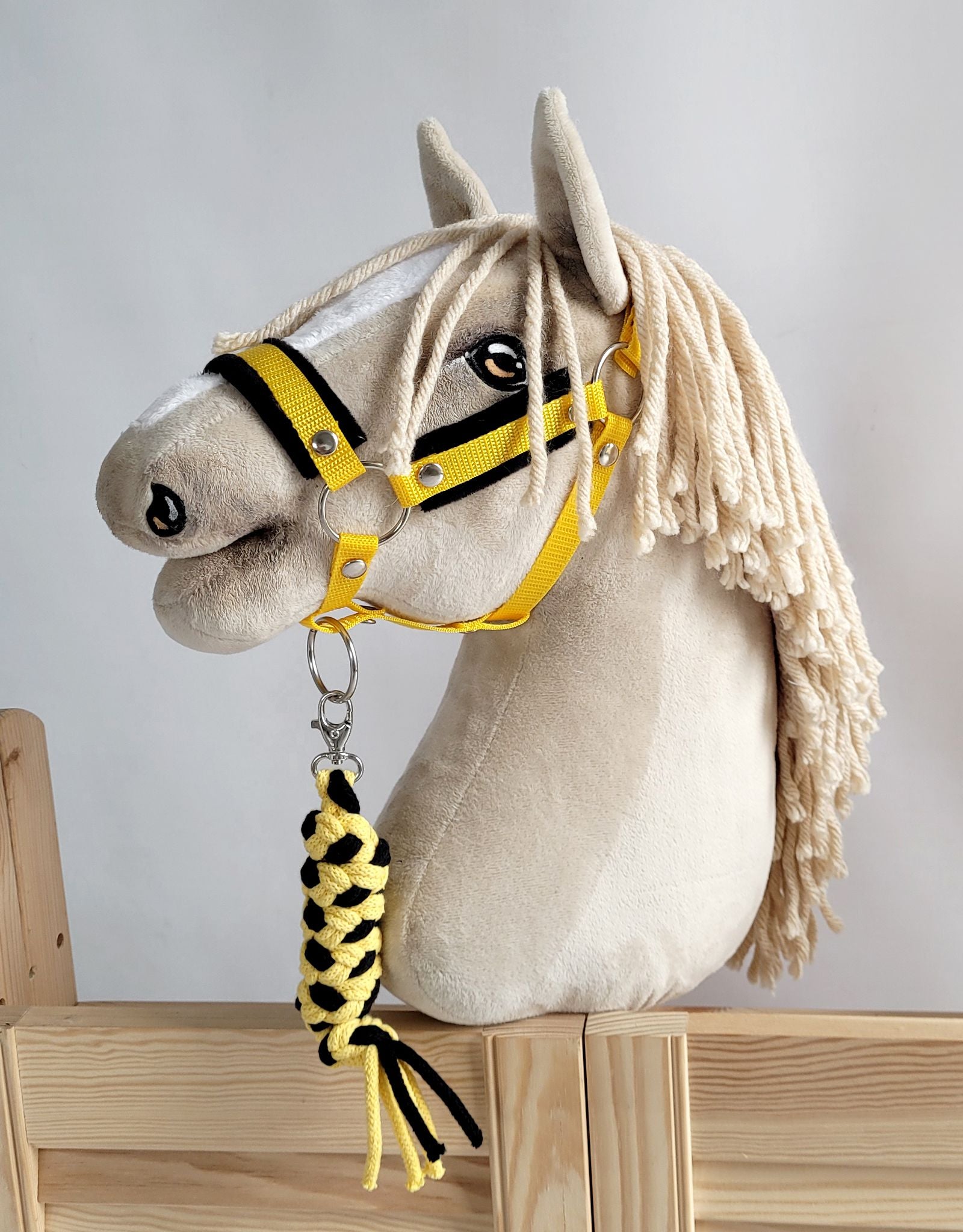 Tether for Hobby Horse made of double-twine cord - black-yellow