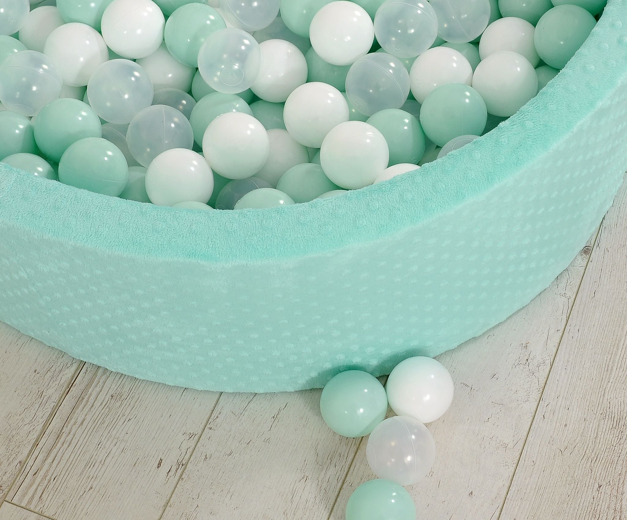 Ball-pit minky H-30 cm with balls 200pcs- mint