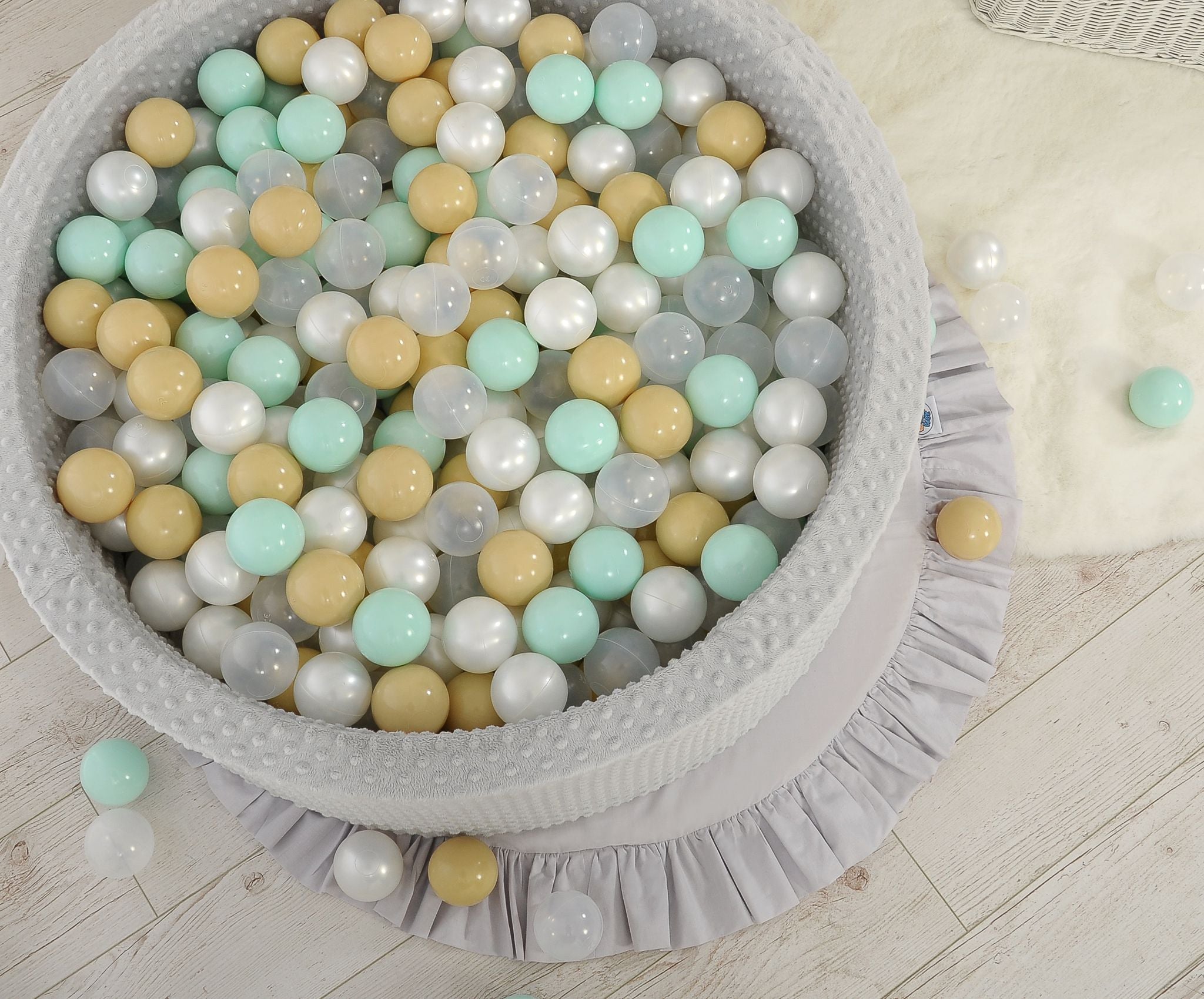 Ball-pit minky H-30 cm with balls 200pcs- gray