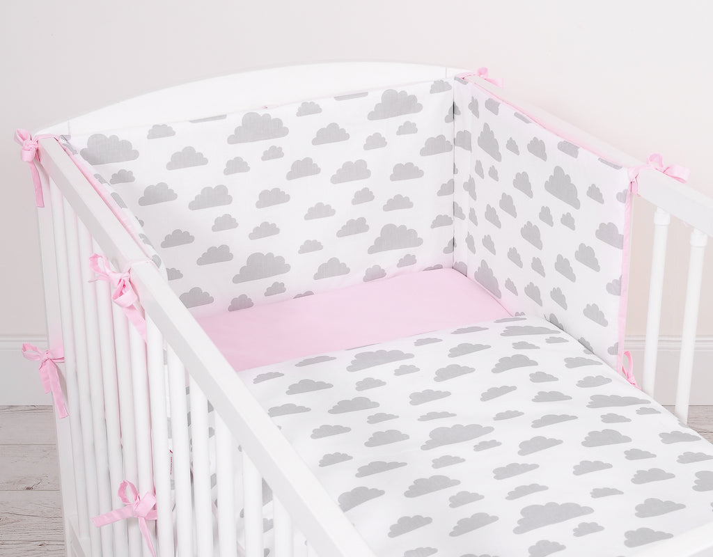 Universal double-sided bumper for cot - clouds gray/pink