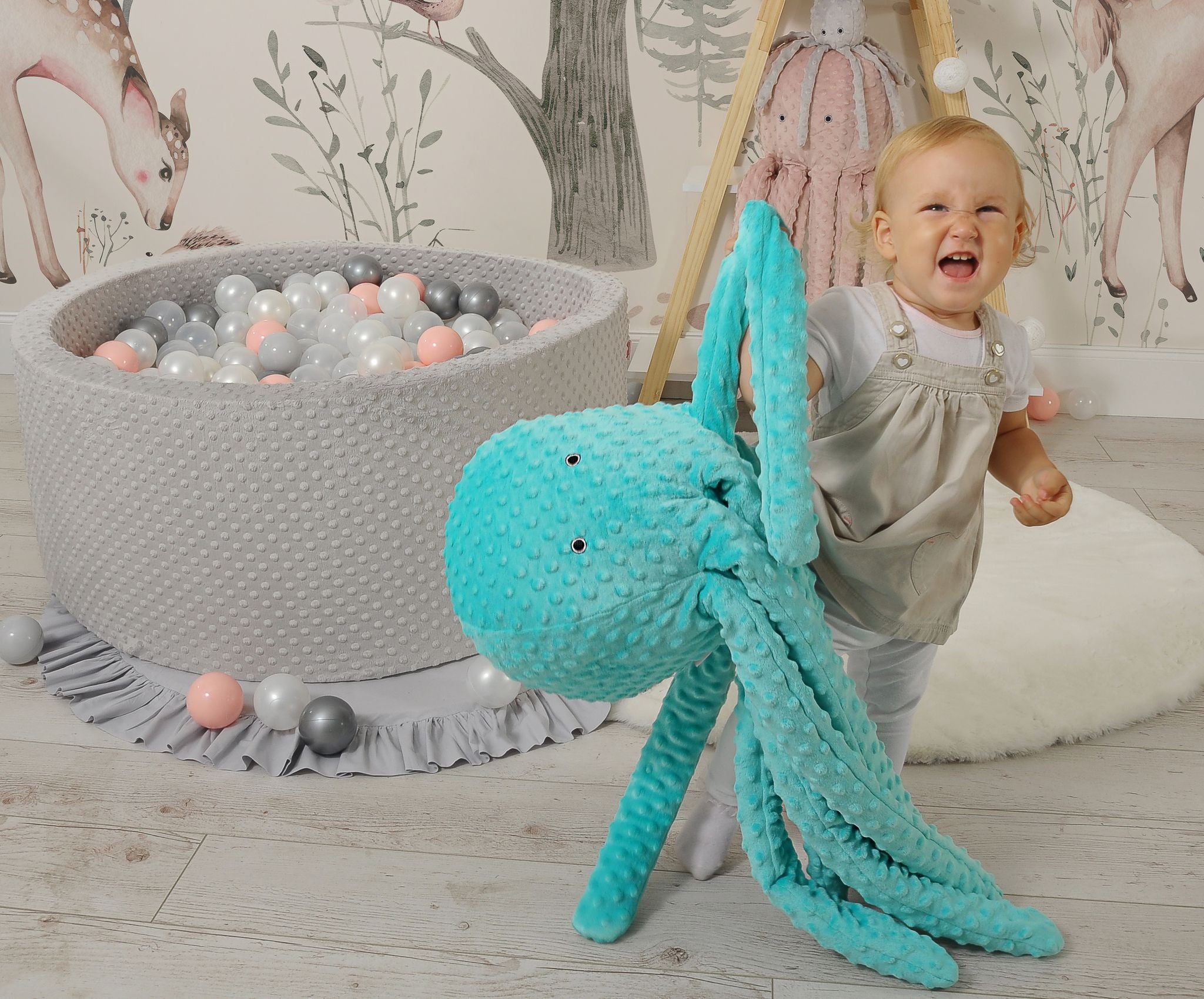 Cuddly octopus big - Mint - polka dot minky