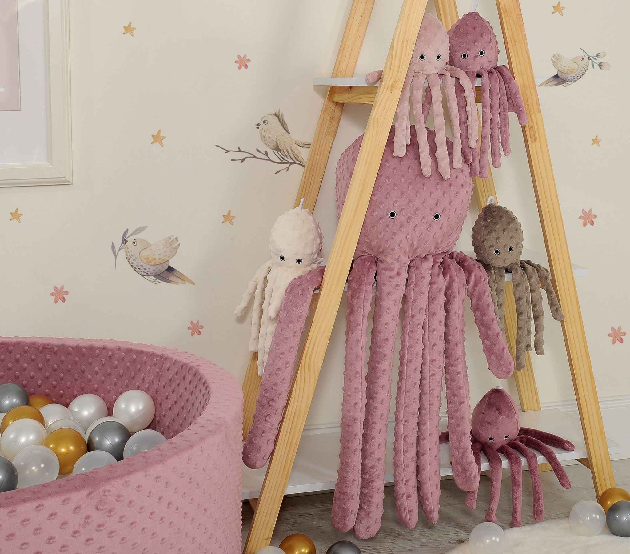 Cuddly octopus big - pastel violet - polka dot minky
