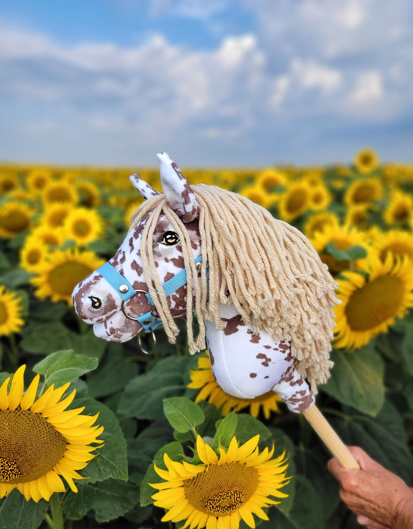 Horse on a stick Super Hobby Horse Premium - brown leopard with a beige mane A4
