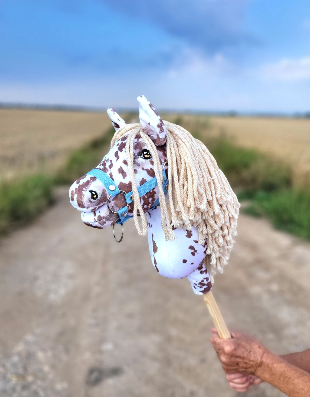 Horse on a stick Super Hobby Horse Premium - brown leopard with a beige mane A4