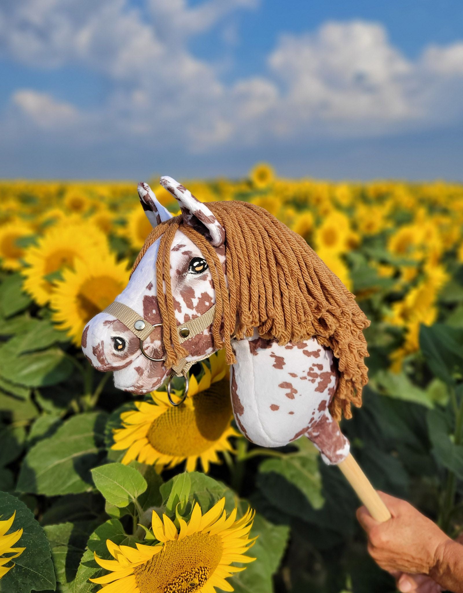 Horse on a stick Super Hobby Horse Premium - brown leopard with a brown mane A4