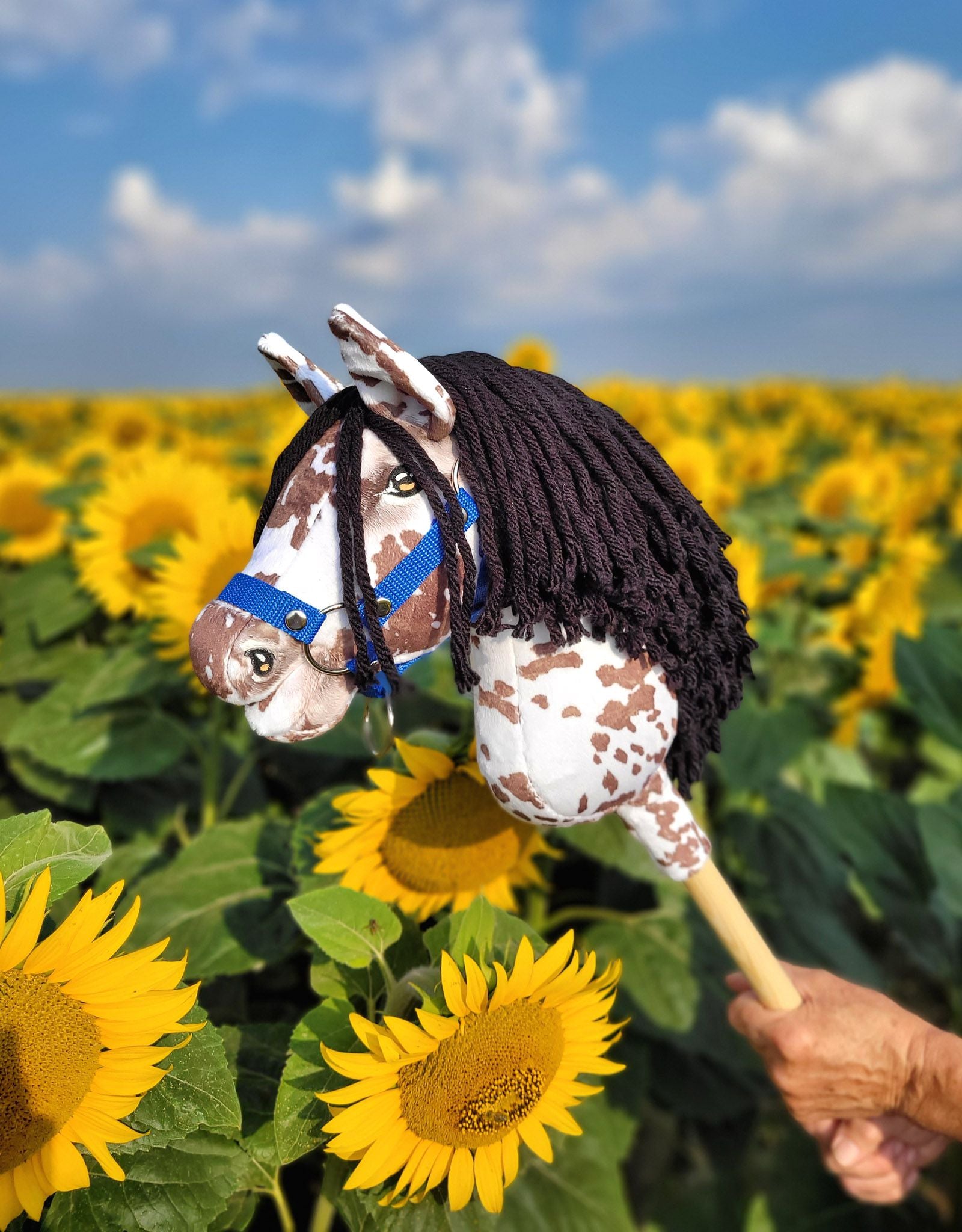 Horse on a stick Super Hobby Horse Premium - brown leopard with a black mane A4