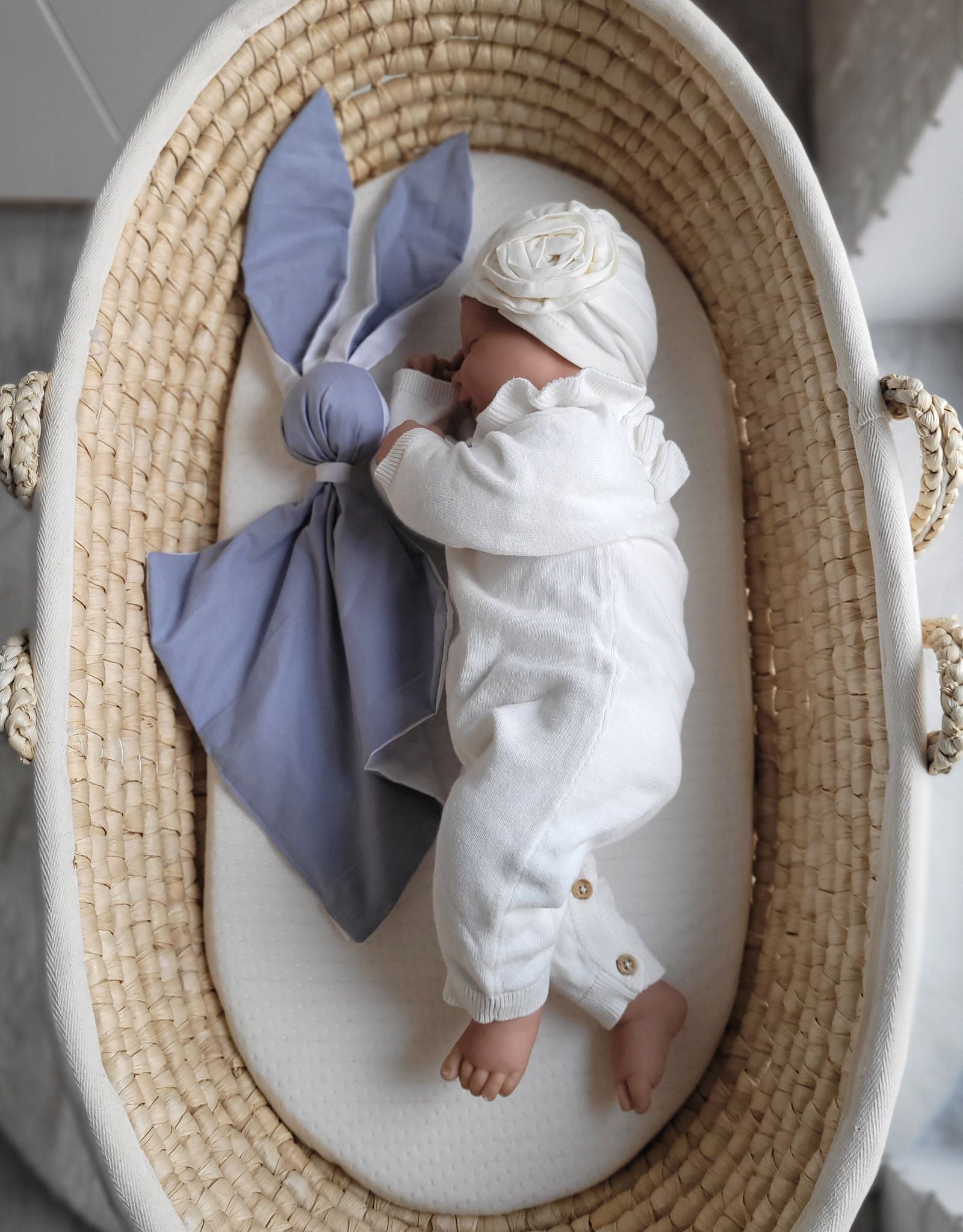 DOUDOU Soft cosy cuddly bunny blanket in cotton - Pastel blue/ white