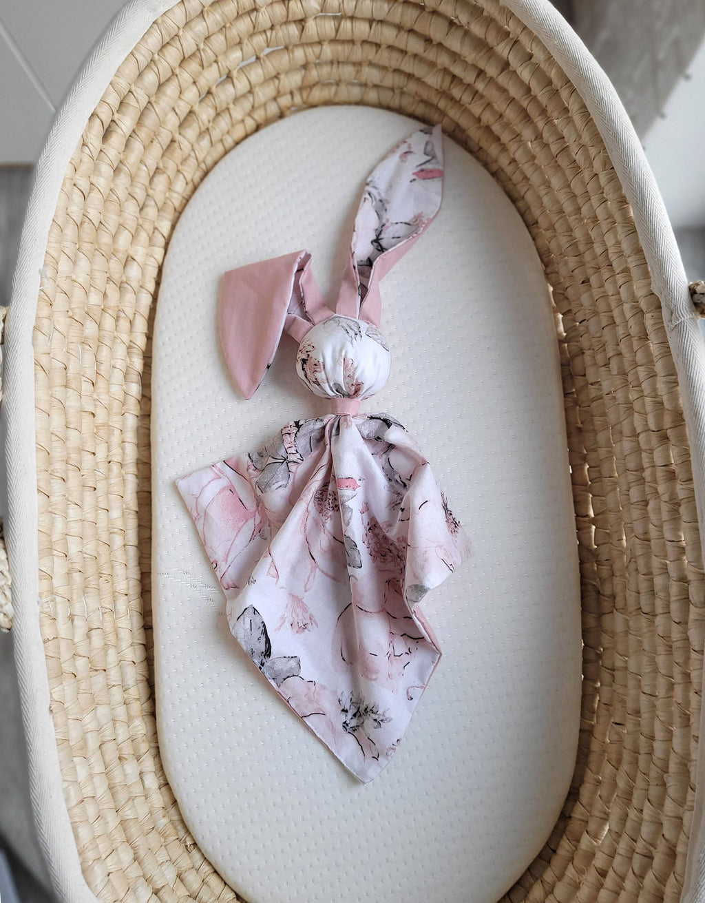 DOUDOU Soft cosy cuddly bunny blanket in cotton - Sepia roses/pastel pink
