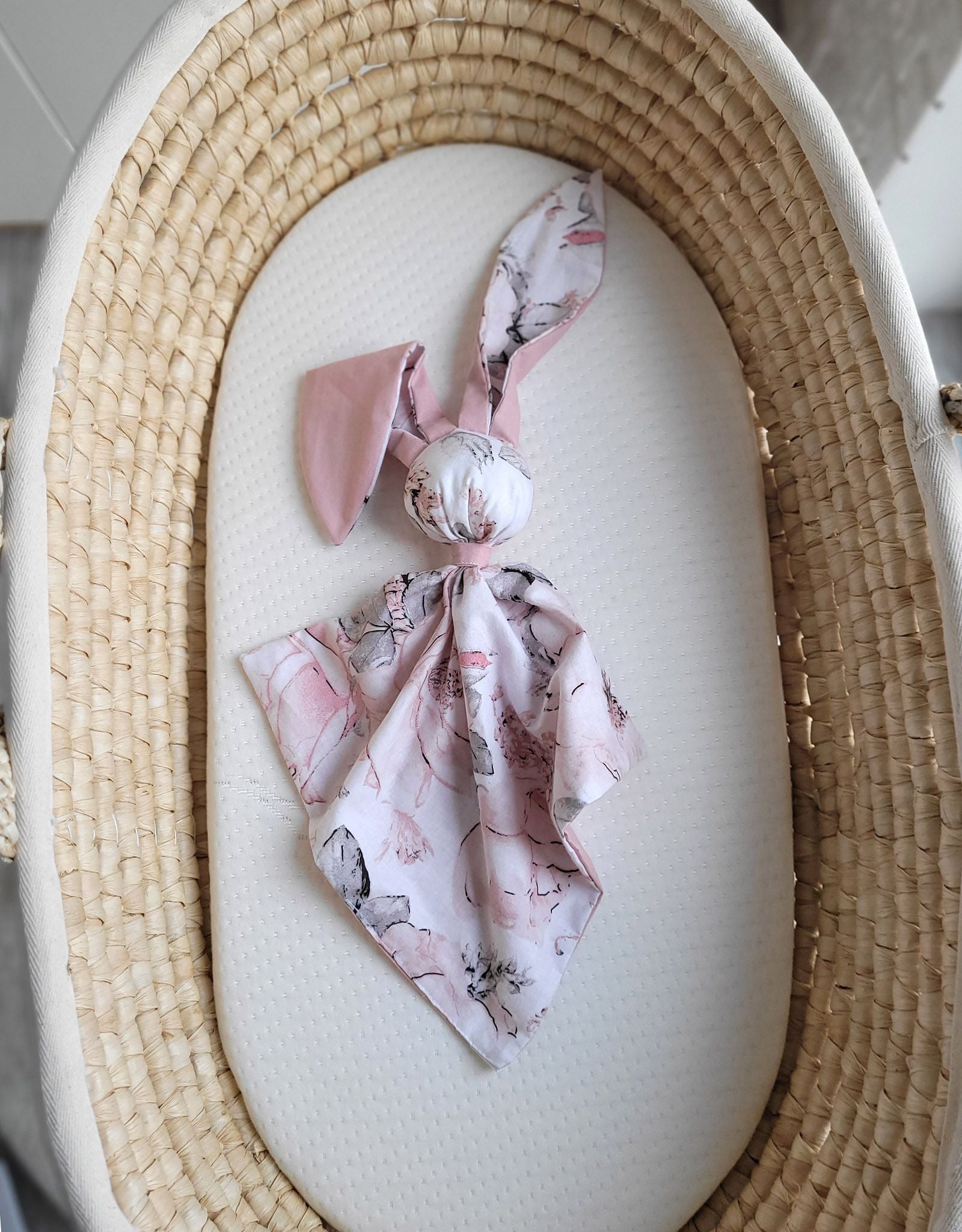 DOUDOU Soft cosy cuddly bunny blanket in cotton - Sepia roses/pastel pink