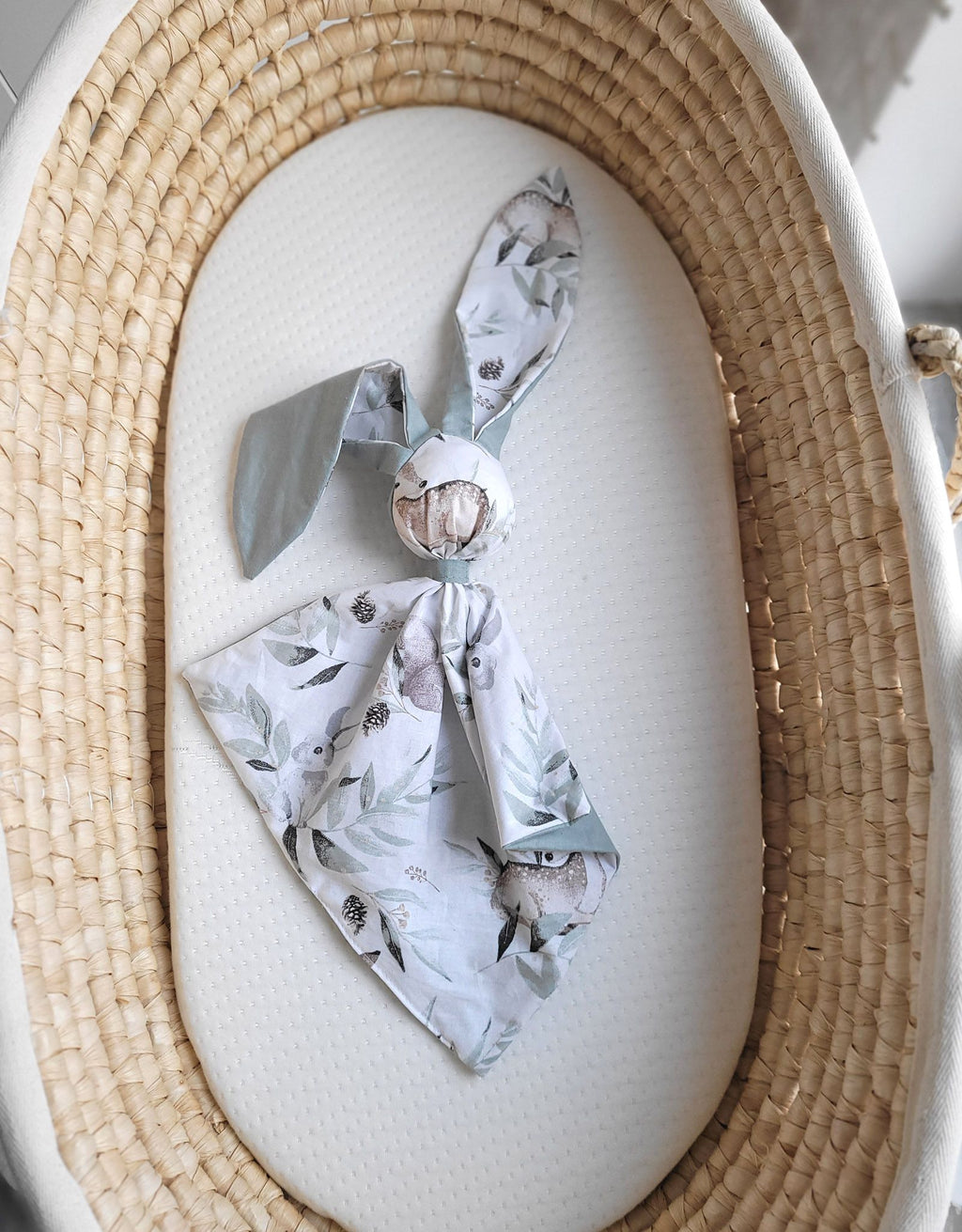 DOUDOU Soft cosy cuddly bunny blanket in cotton - Woodland olive/pastel green