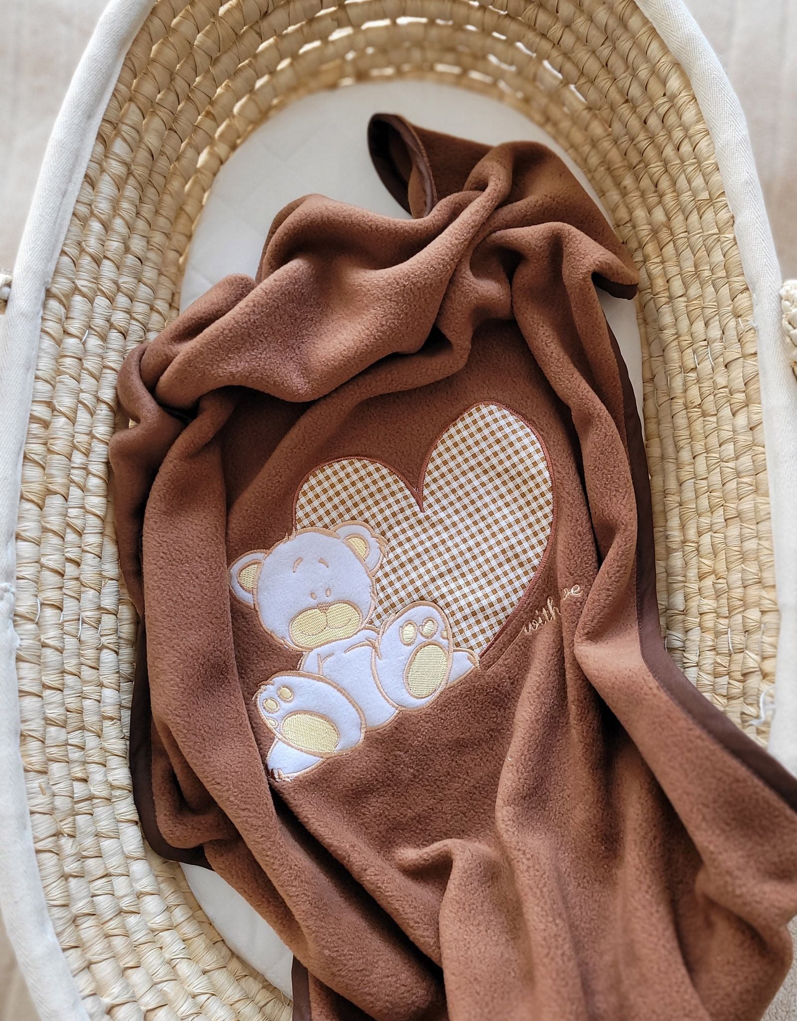 Polar fleece blanket for babies - Milo- Teddy Bear with Heart brown