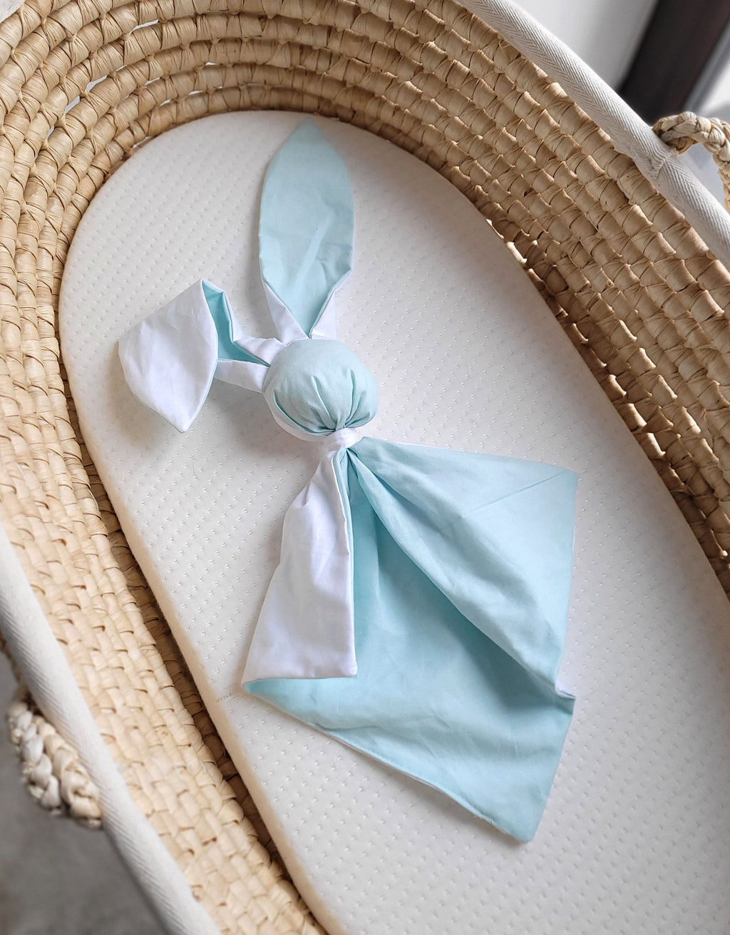 DOUDOU Soft cosy cuddly bunny blanket in cotton - Mint/ white