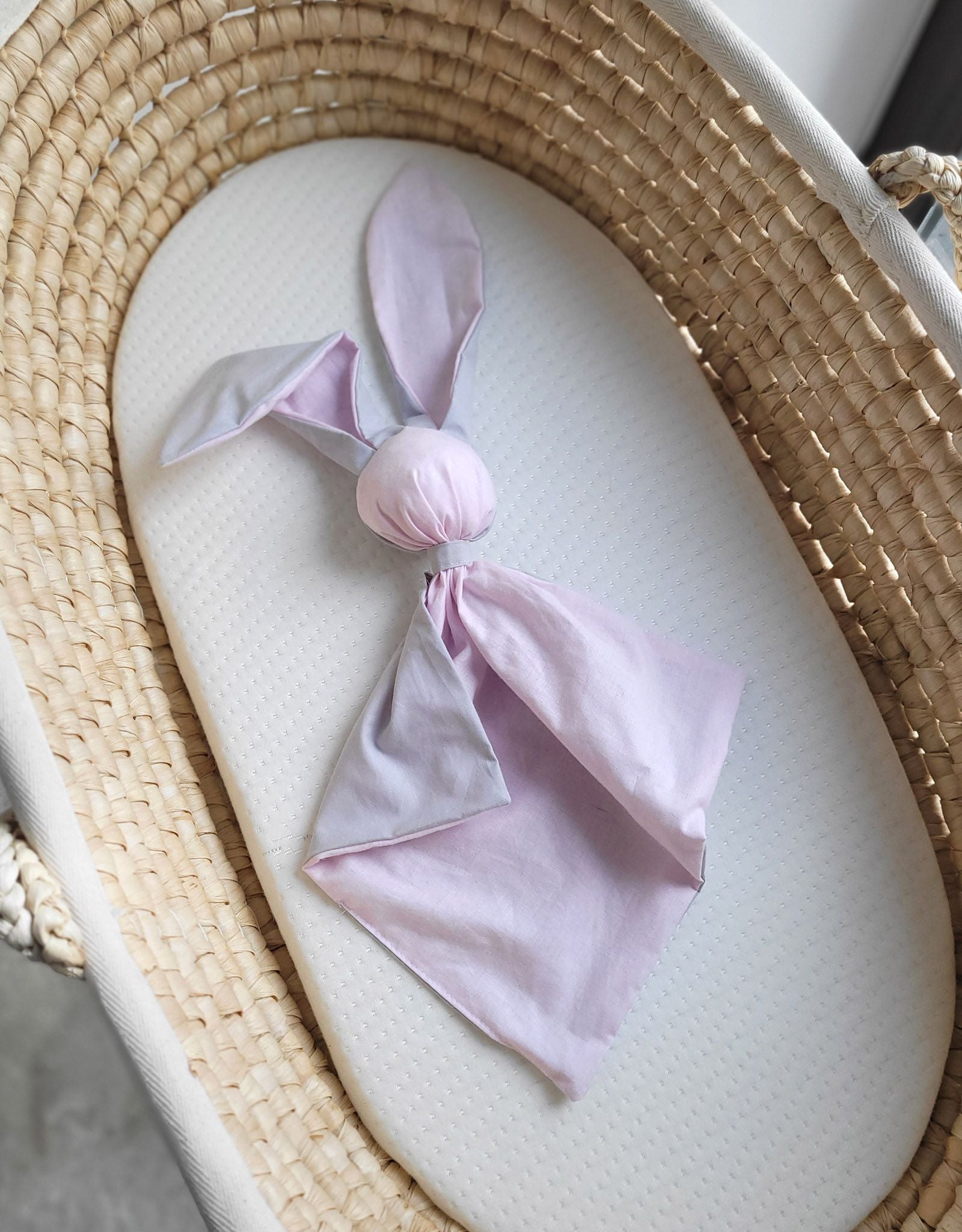 DOUDOU Soft cosy cuddly bunny blanket in cotton - Pink/ grey