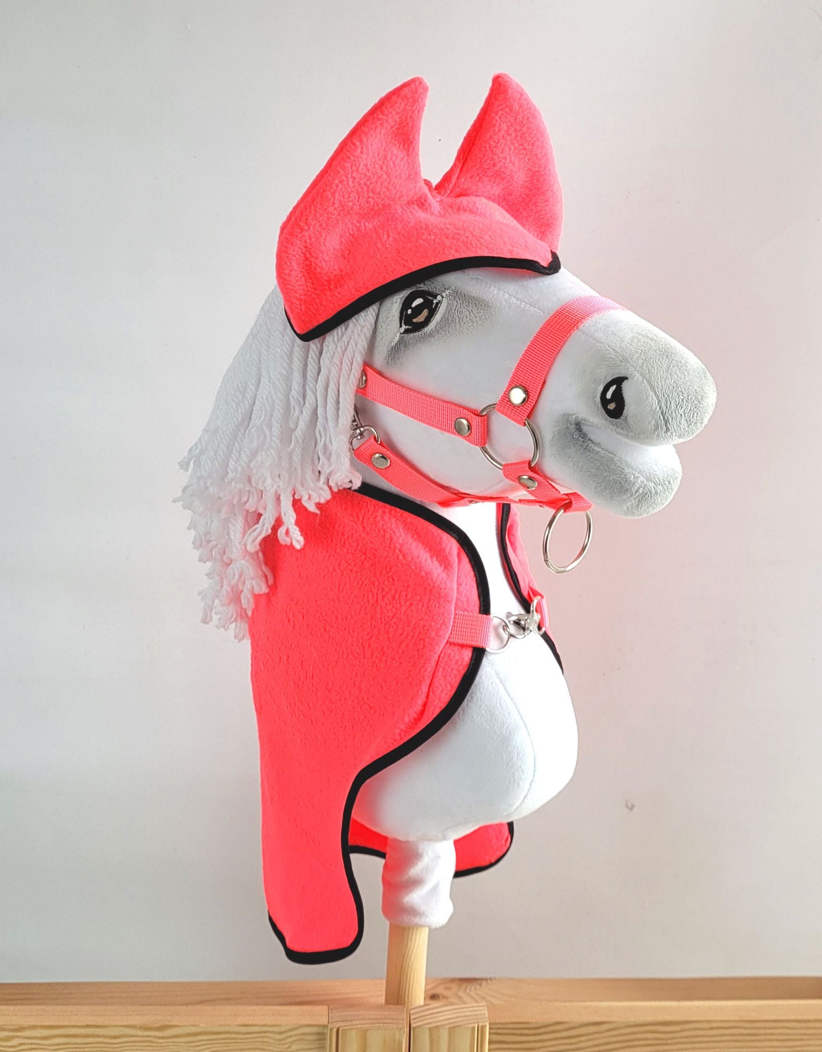 Set for Hobby Horse A4 and A5: Fleece blanket + earmuffs - neon pink