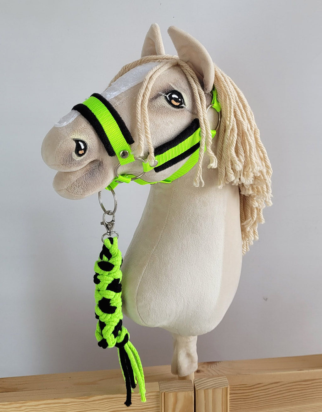 Tether for Hobby Horse made of double-twine cord - neon green/ black
