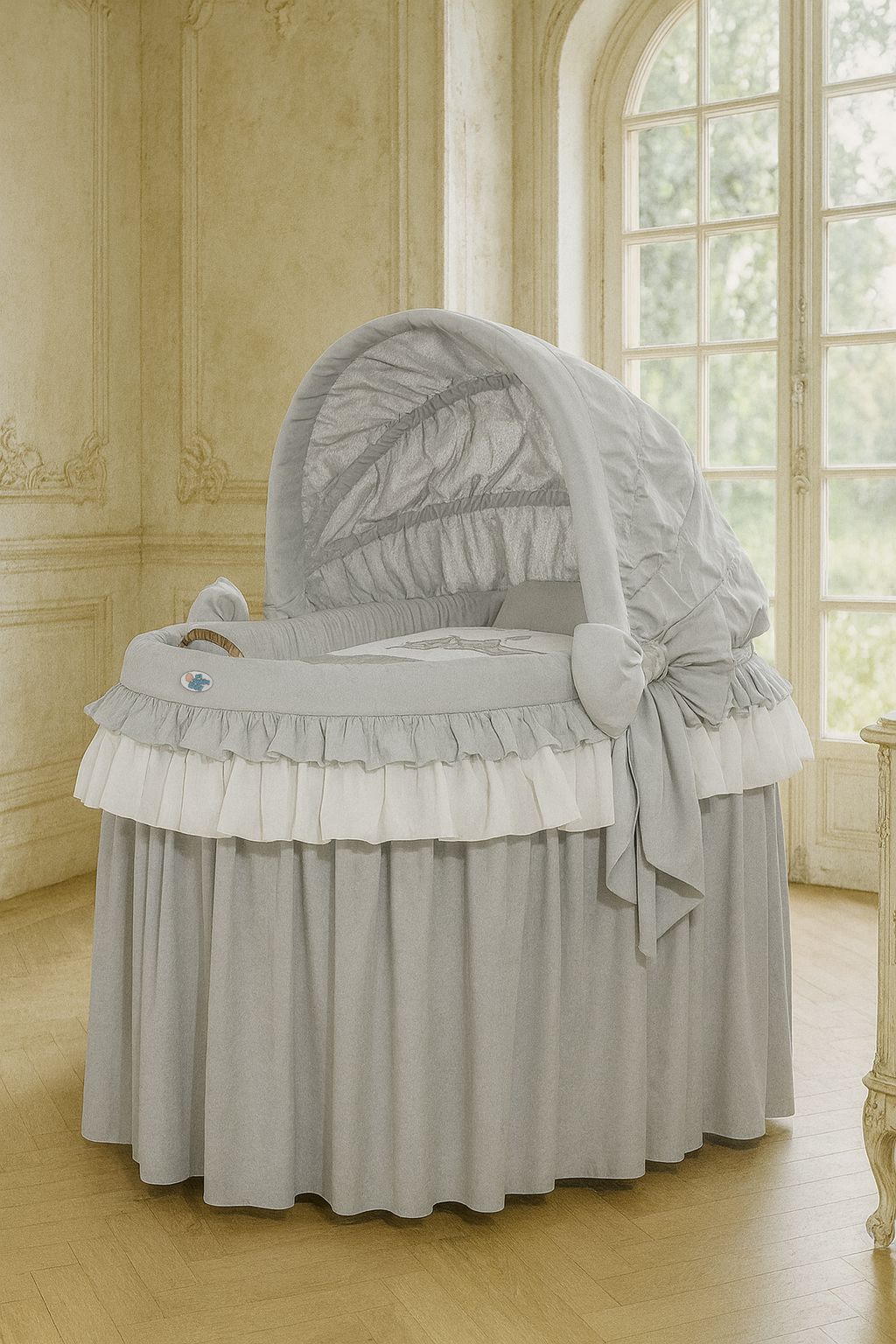 Moses Basket/Wicker hood crib- Little Princess gray