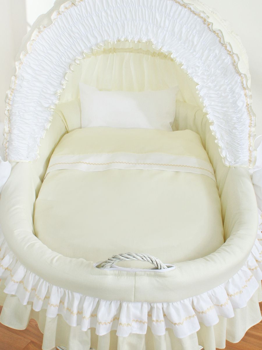 Moses Basket Wicker hood crib Bellamy - white + cream bedding