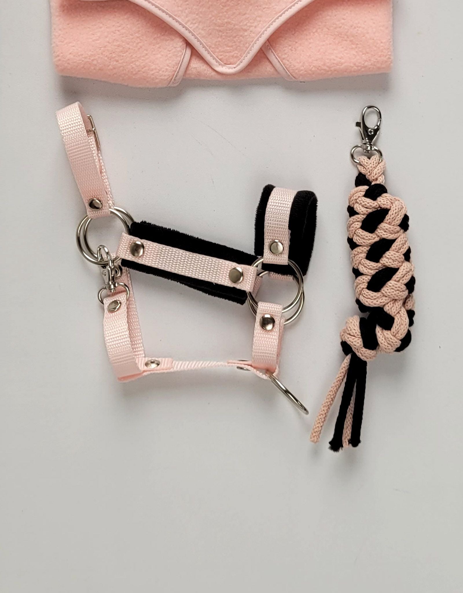 Set for Hobby Horse: the halter A3 with black furry + Tether made of cord - black-powder pink