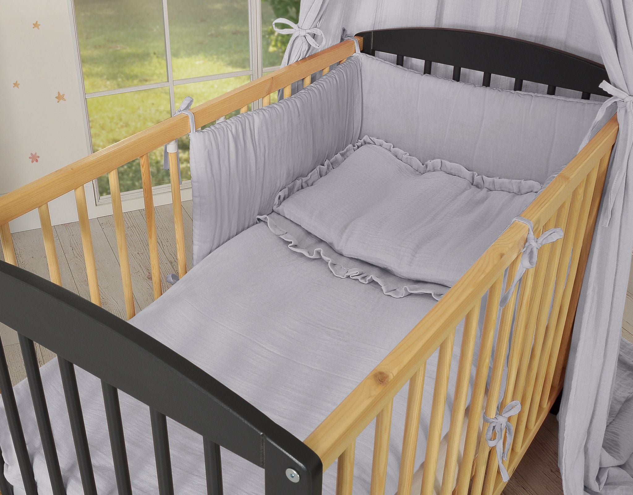Universal muslin cot bumper 180x30 cm - gray