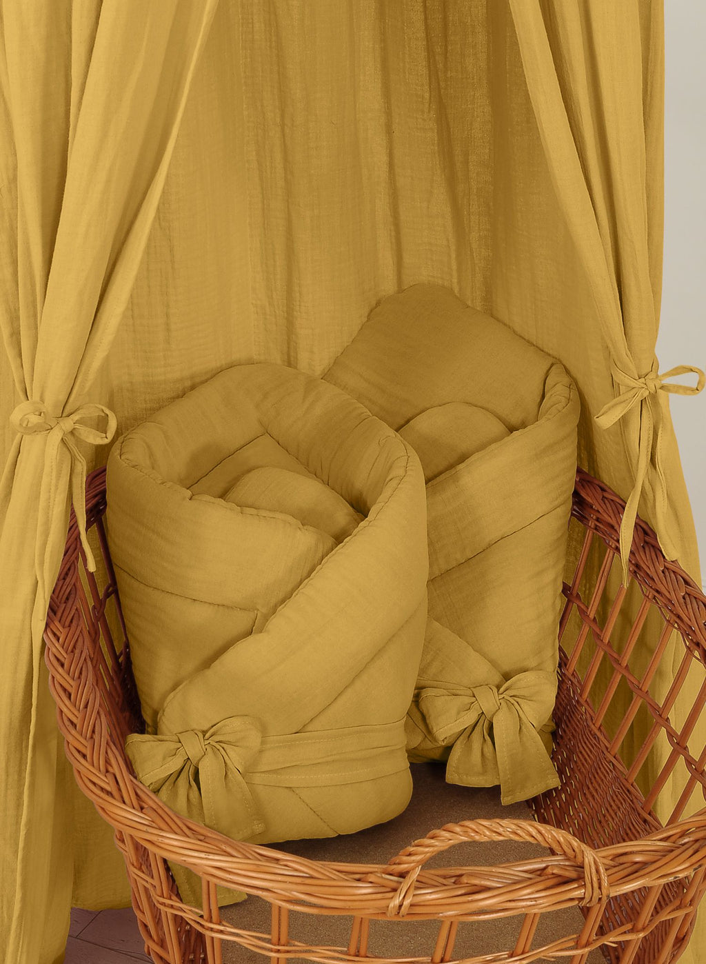 Muslin baby nest with bow - honey yellow