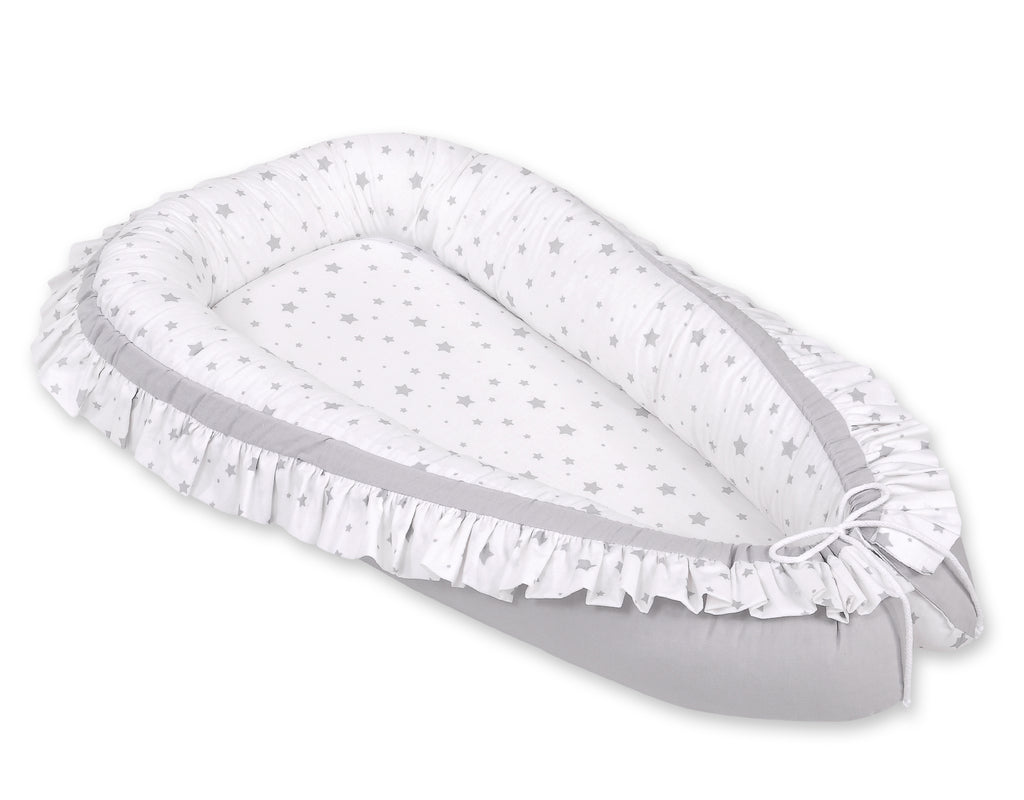 Baby nest with a ruffle - mini gray stars/gray
