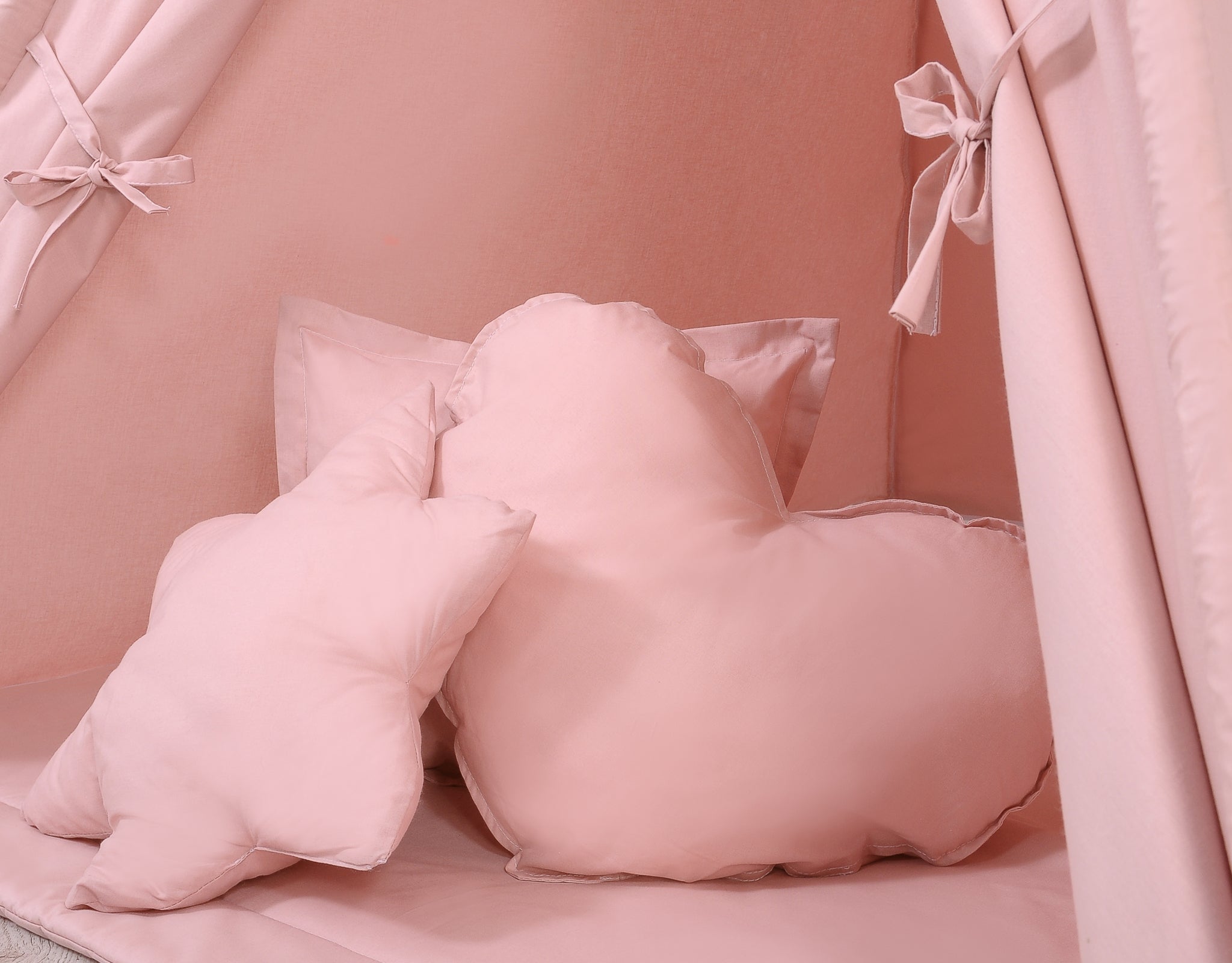 Teepee tent for kids + playmat + pillows + decorative feathers - pastel pink