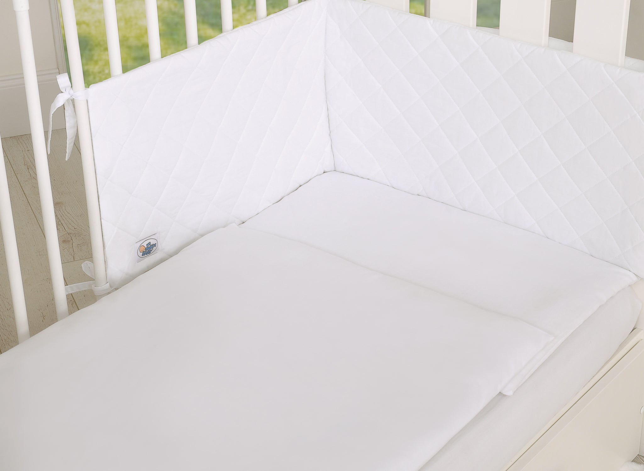 Universal bumper peaked - white