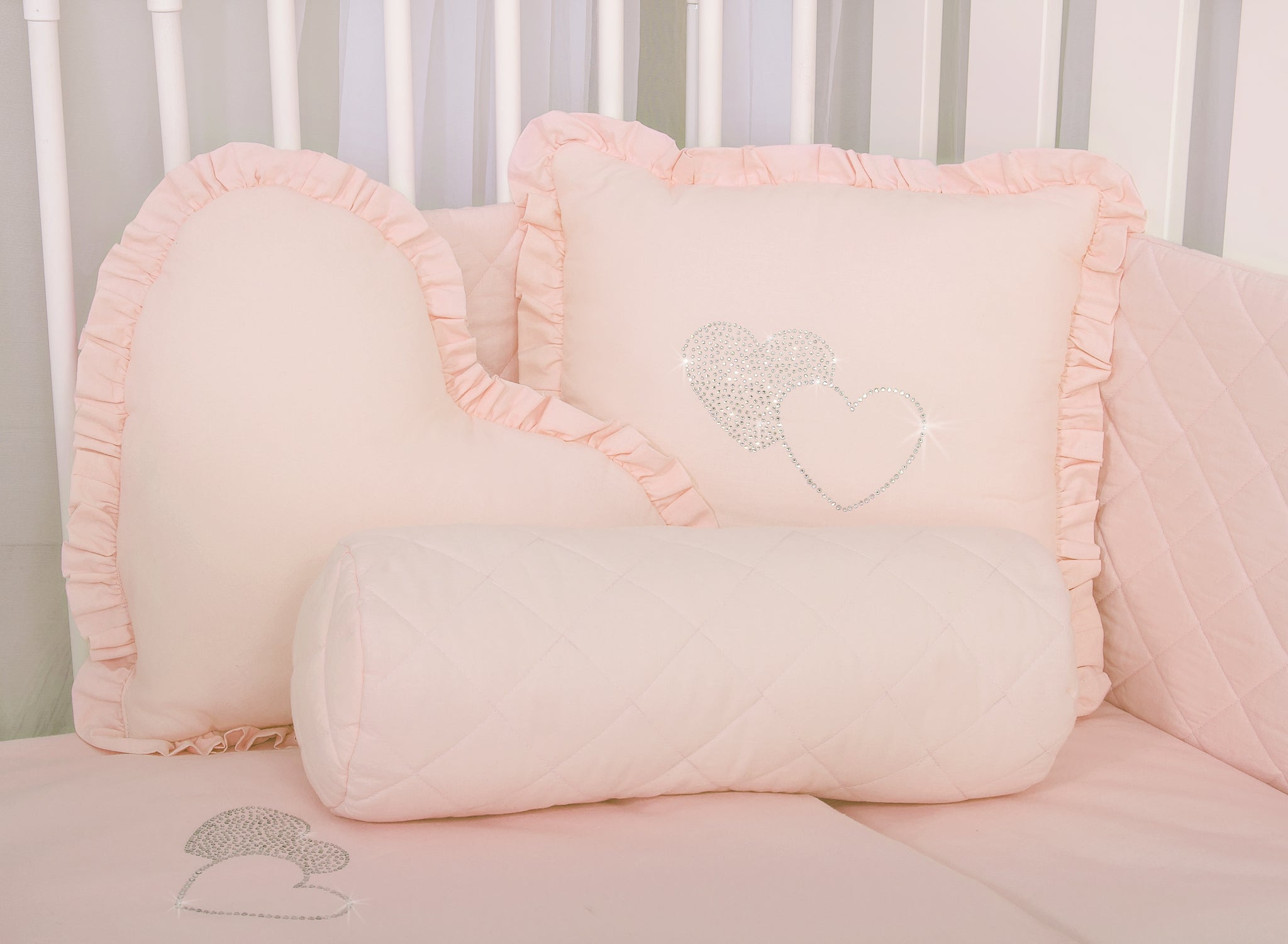 Decorative pillow with application - powder pink