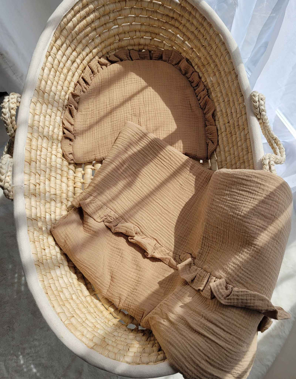 Duvet and a flat pillow MUSLIN with a frill- 2pcs set - camel