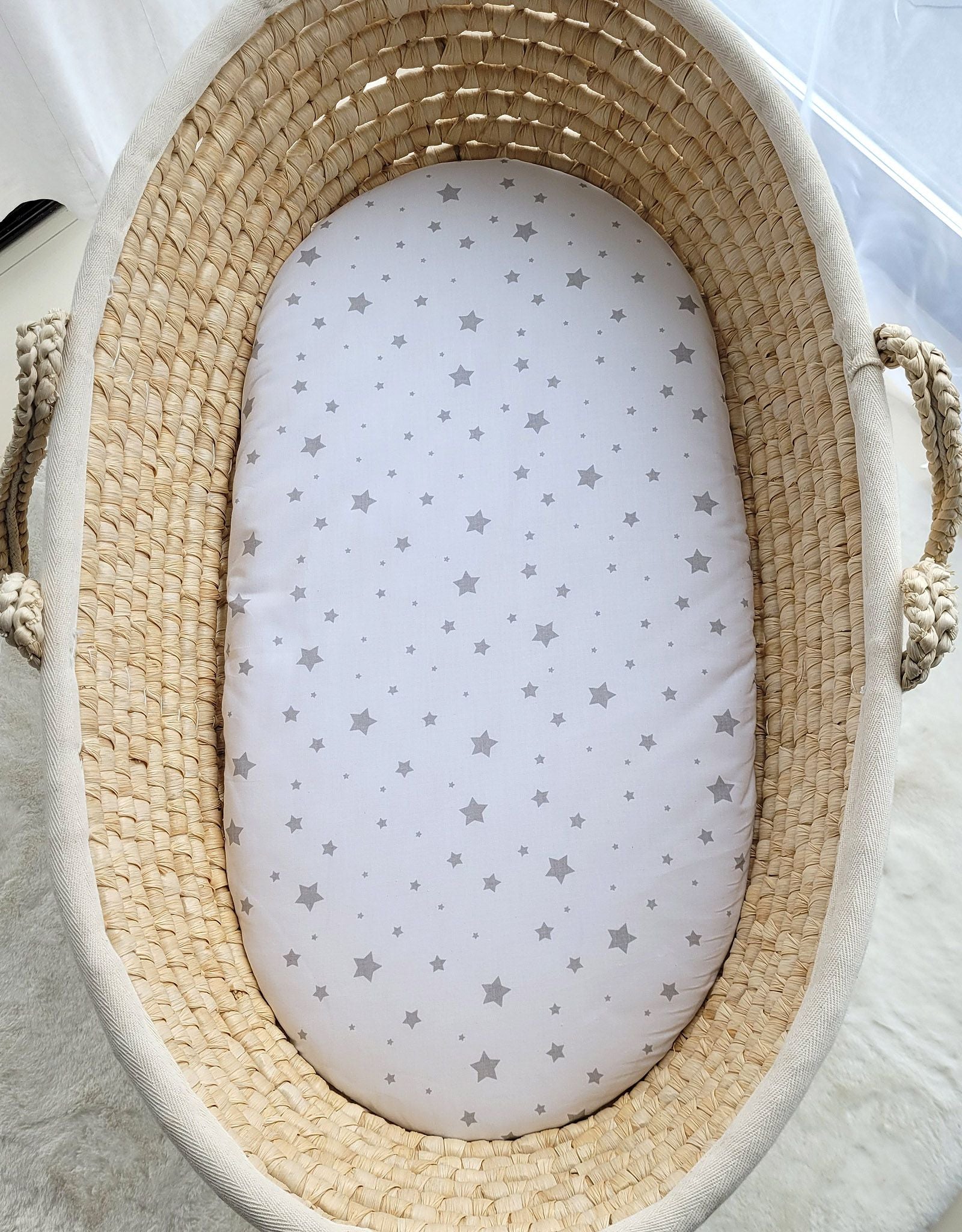 Sheet made of cotton for moses basket mattress 75x35 cm - mini gray stars