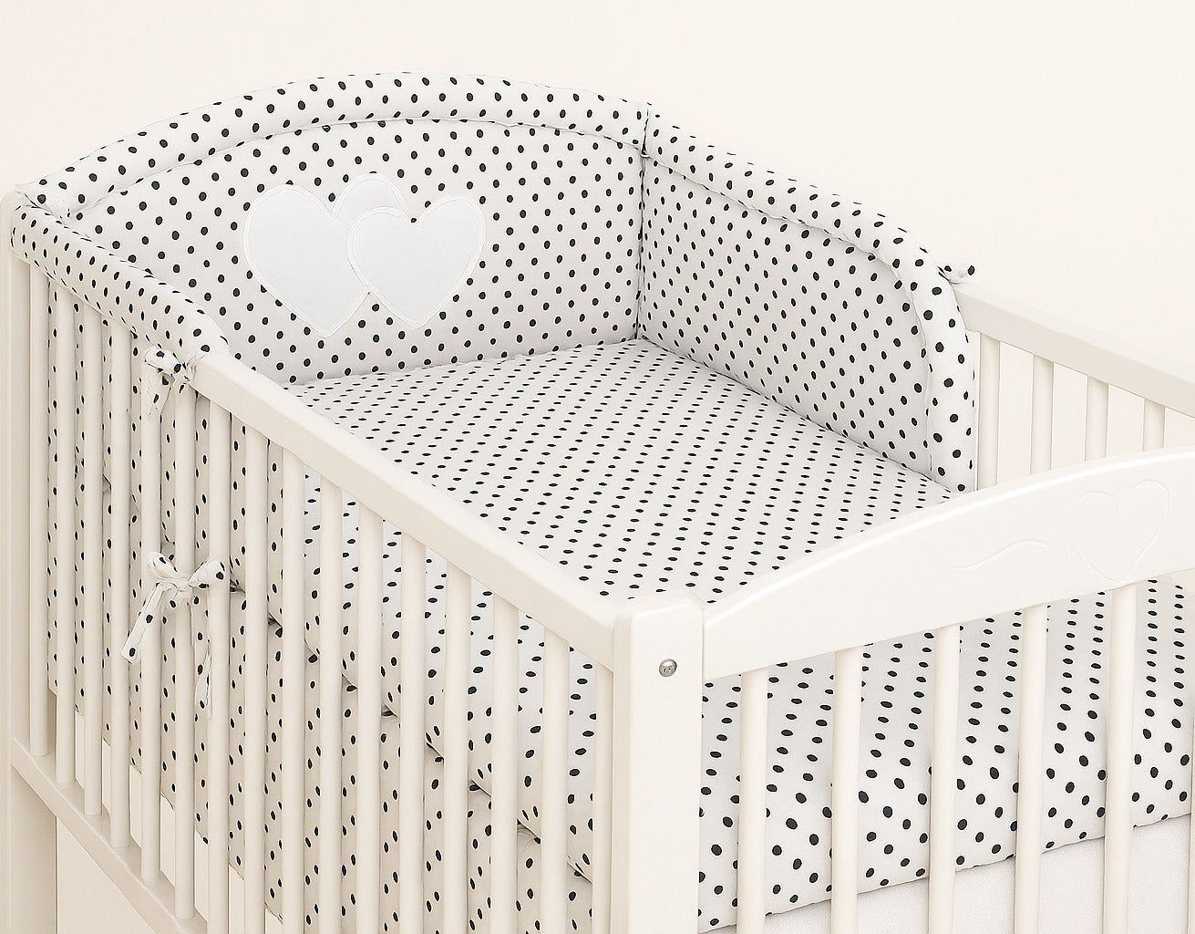 Universal crib rail bumper – Hearts black dots on white