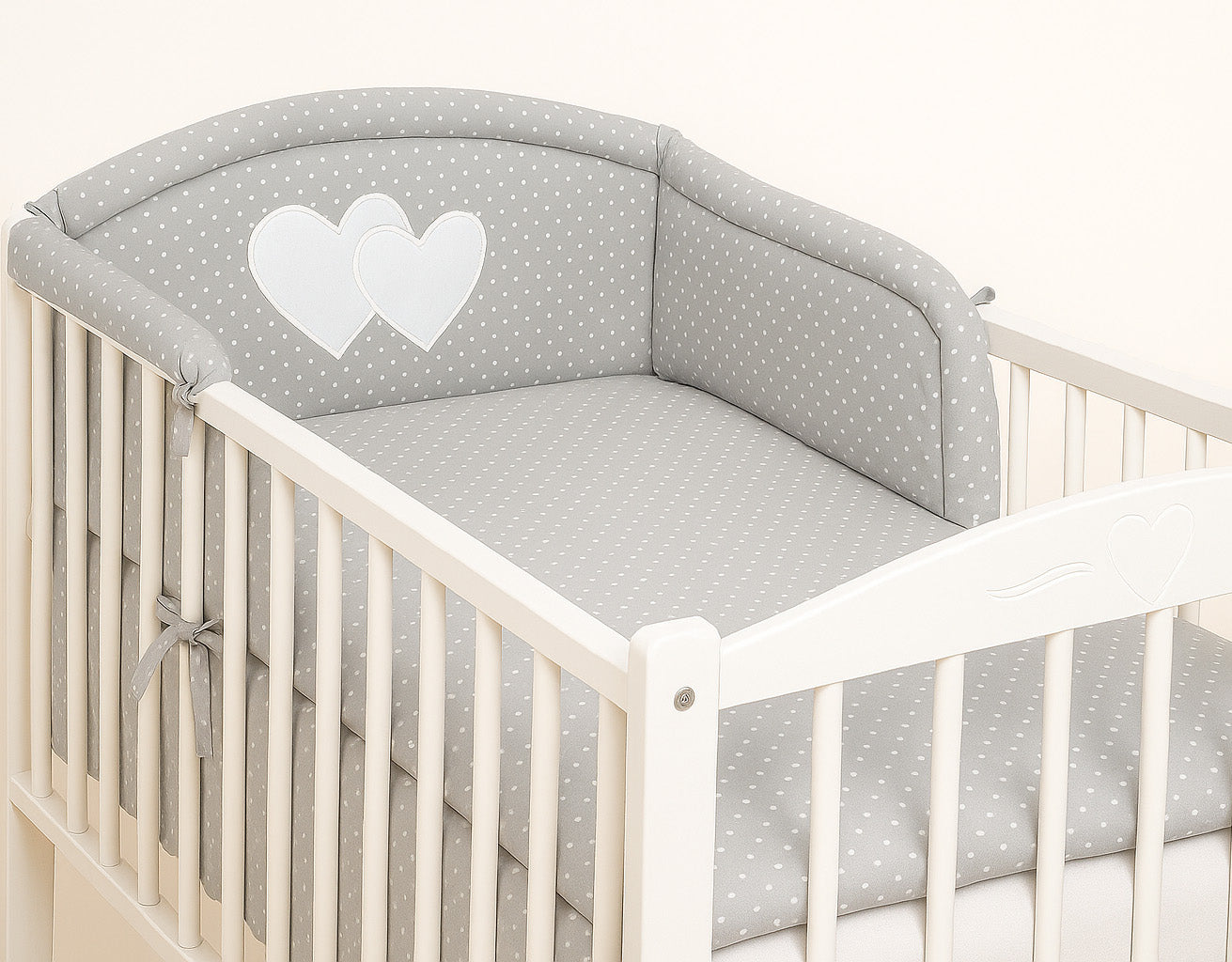 Universal crib rail bumper – Hearts white polka dots on grey