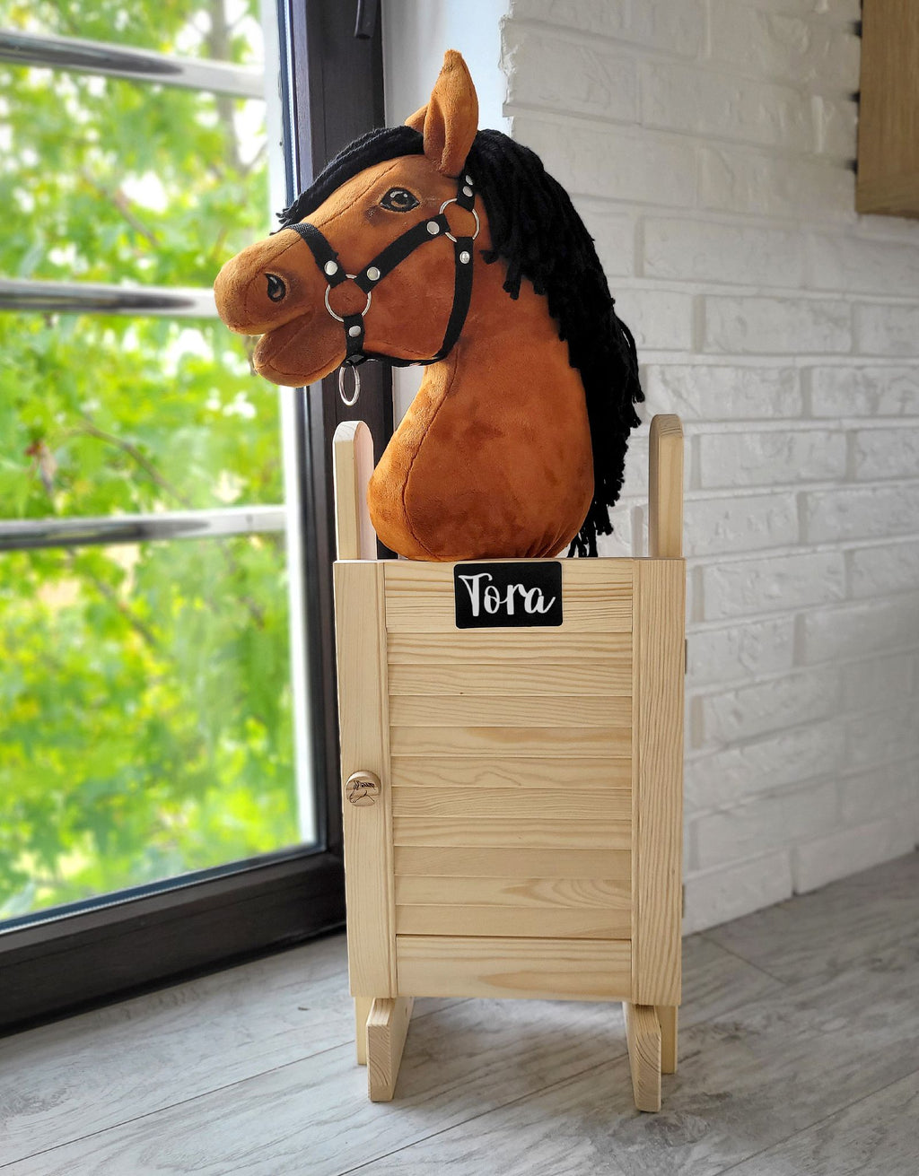 Large single Hobby Horse stable with door
