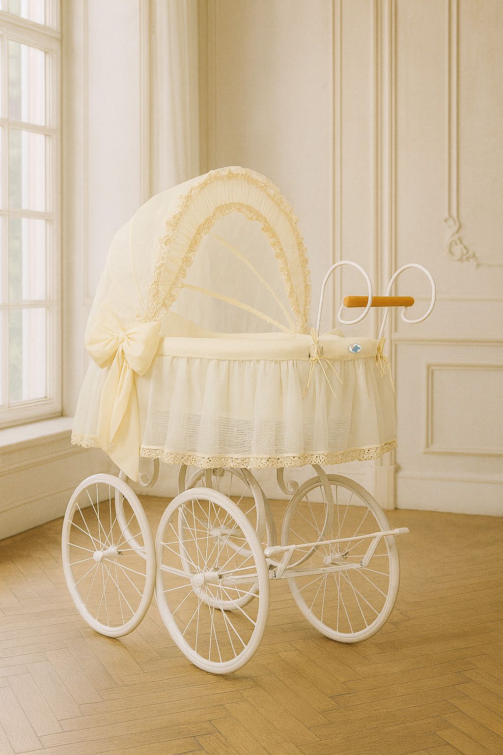 Moses Basket Wicker hood crib Retro wicker crib Eliza - white + cream bedding