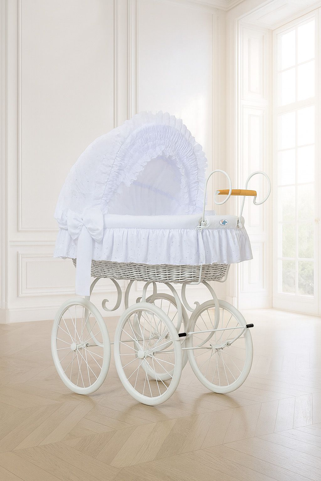 Moses Basket Wicker hood crib Retro wicker crib Charlote - white + white bedding